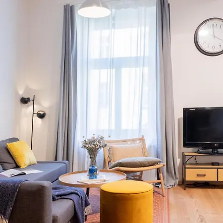 Days - With Netflix And Apple Tv Next To Park In Lesser Town