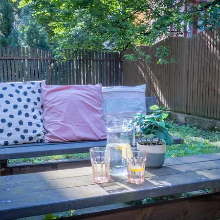 Days - In Location - Lesser Town - Park Nearby Apartment