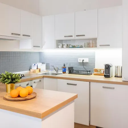 Апартаменты Days - With Netflix And Apple Tv Next To Park In Lesser Town *